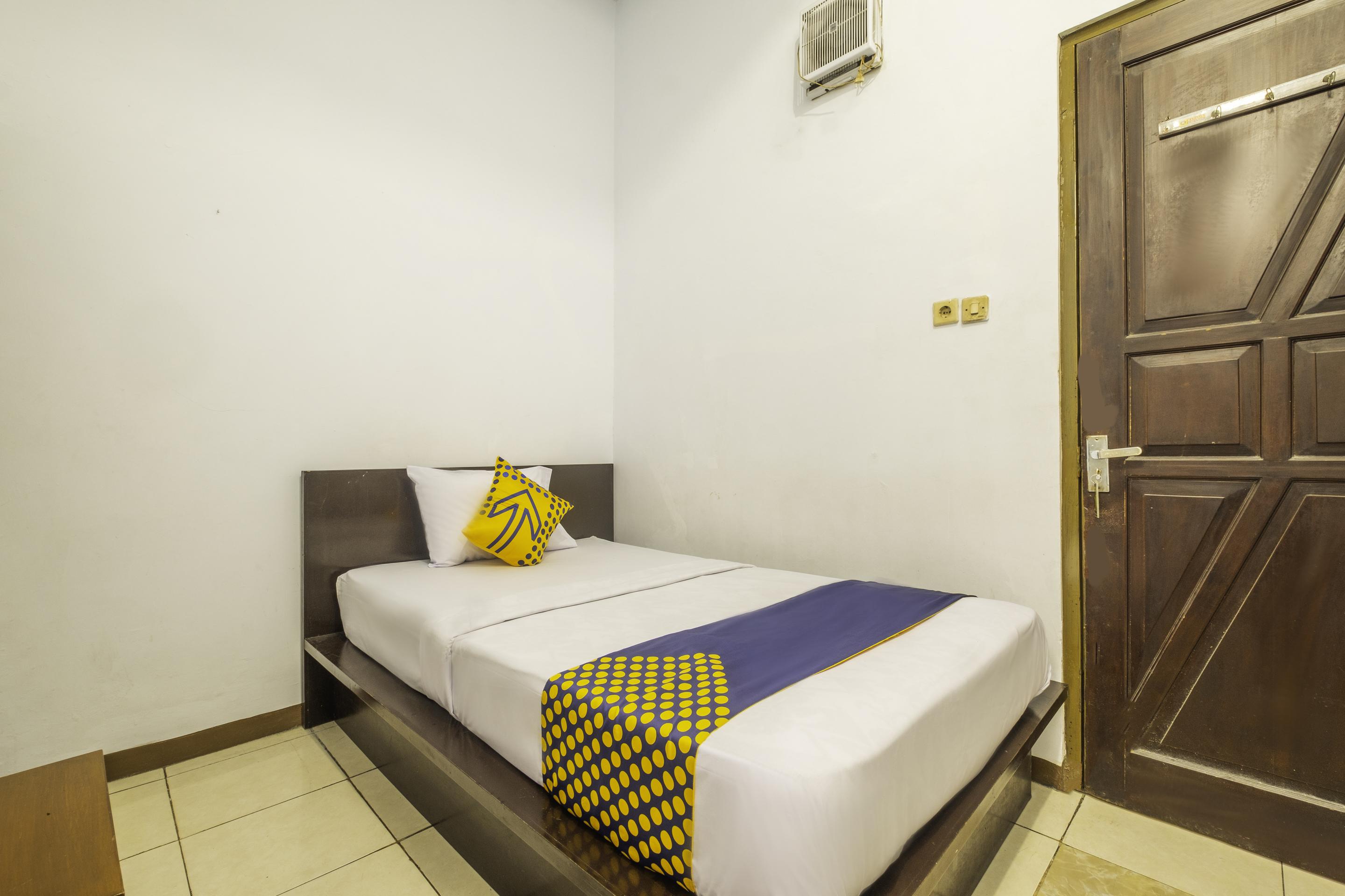 Spot On 2395 Hotel Aden 2 Syariah Тасикмалая Екстериор снимка