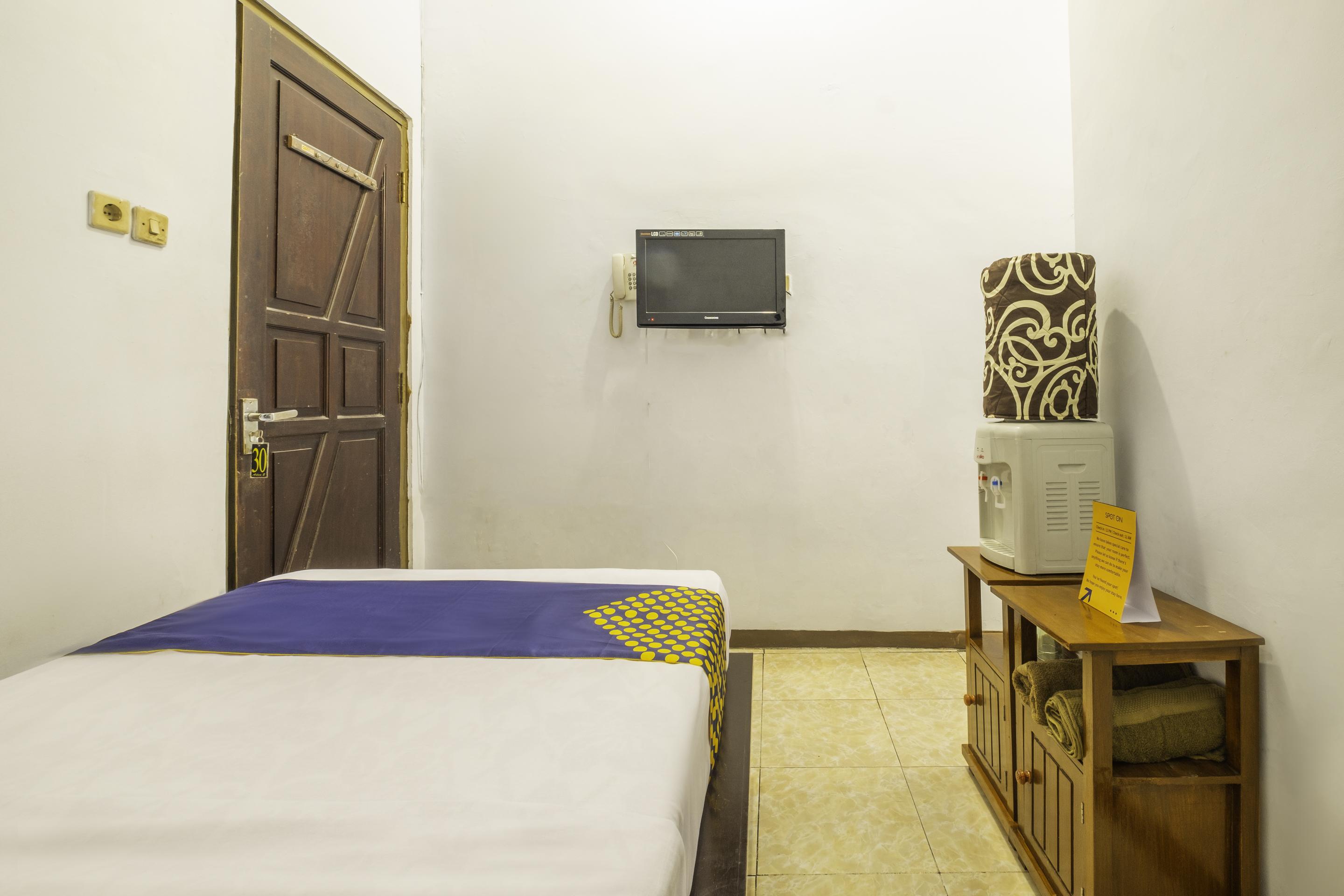 Spot On 2395 Hotel Aden 2 Syariah Тасикмалая Екстериор снимка