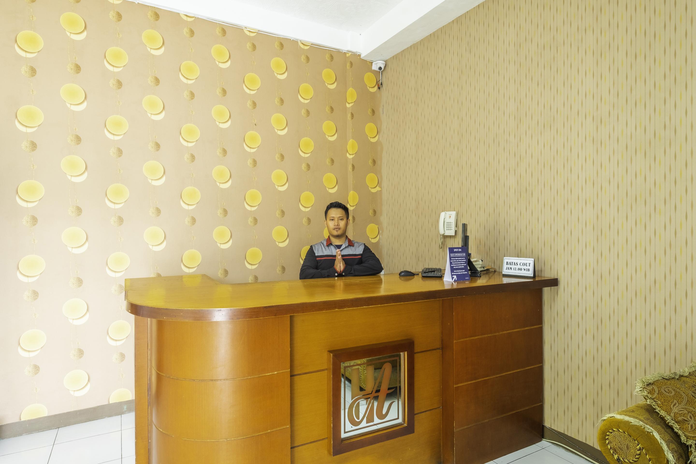 Spot On 2395 Hotel Aden 2 Syariah Тасикмалая Екстериор снимка