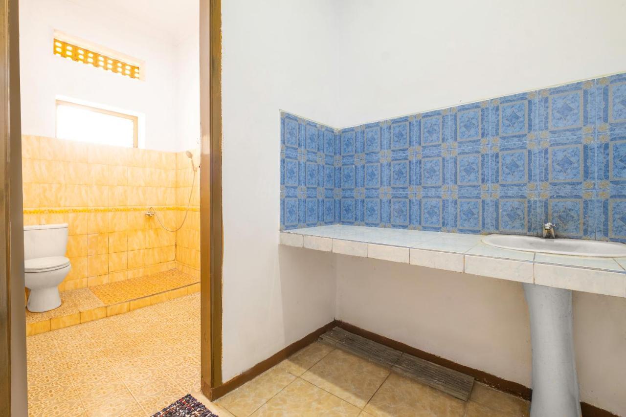 Spot On 2395 Hotel Aden 2 Syariah Тасикмалая Екстериор снимка